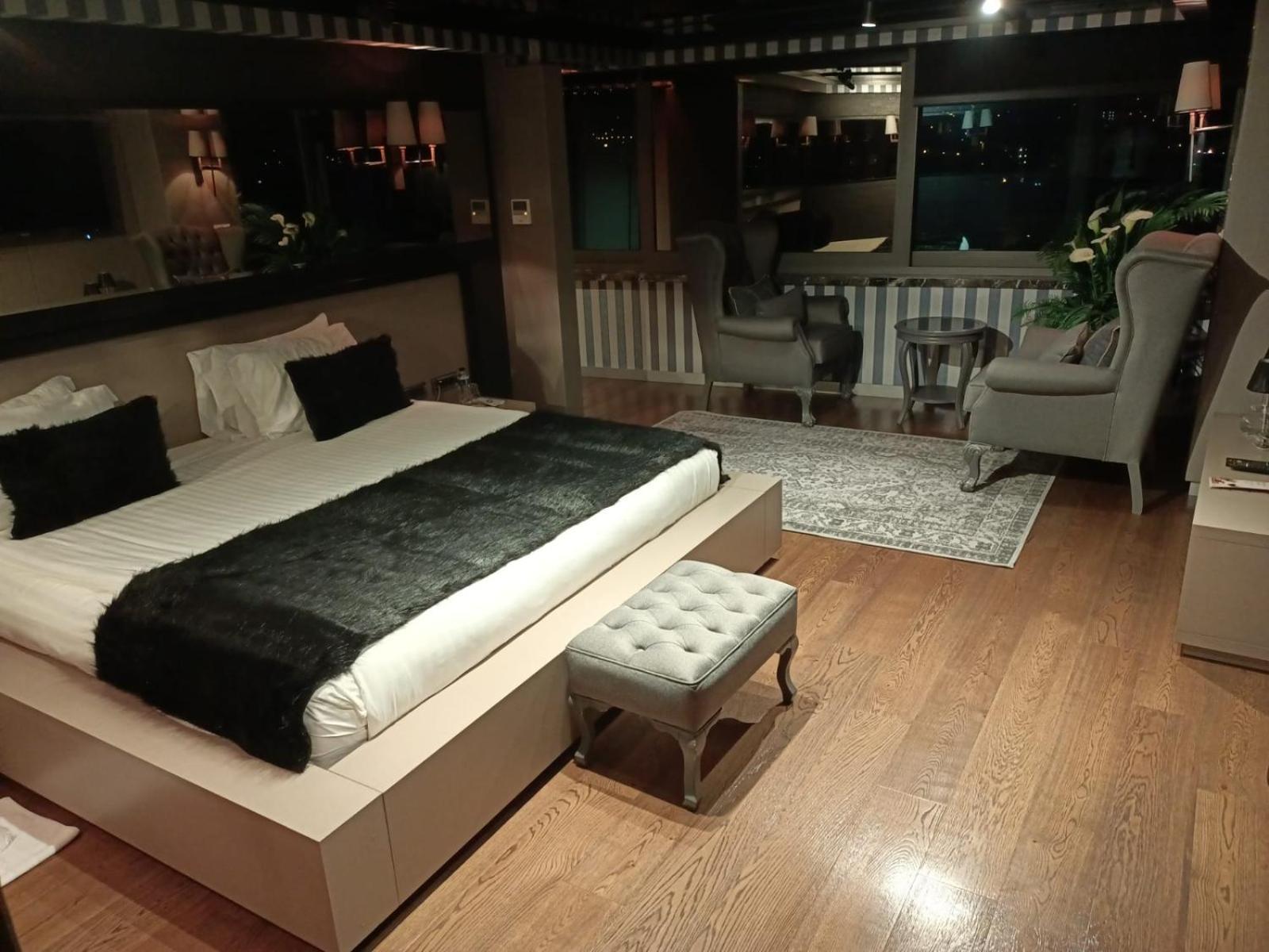 King Suite Sea View,1697839556:JPEG